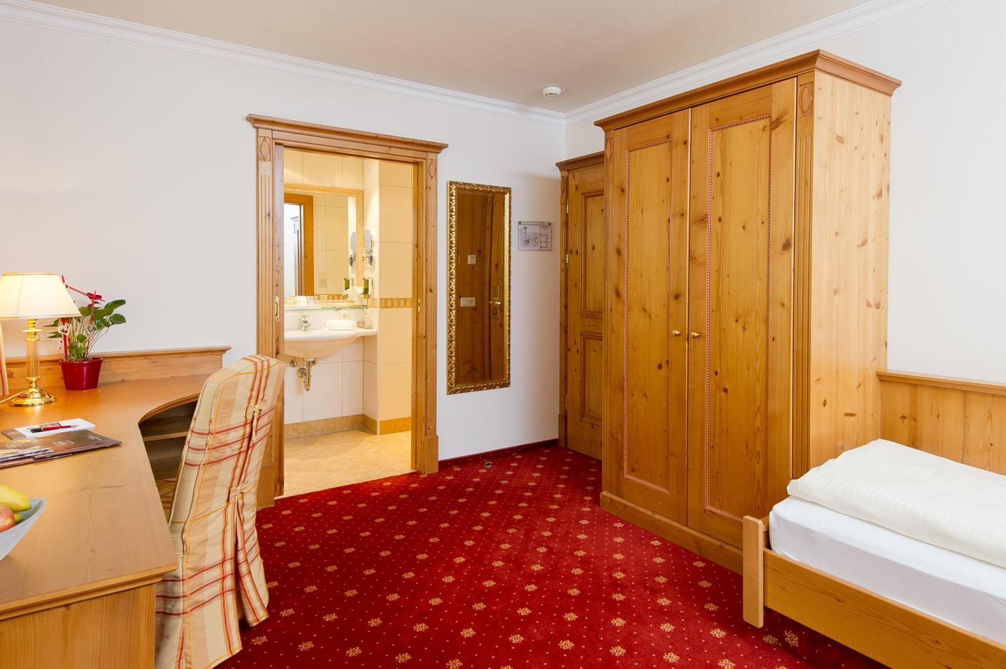 Hotel Salzburger Hof Zauchensee Rum bild